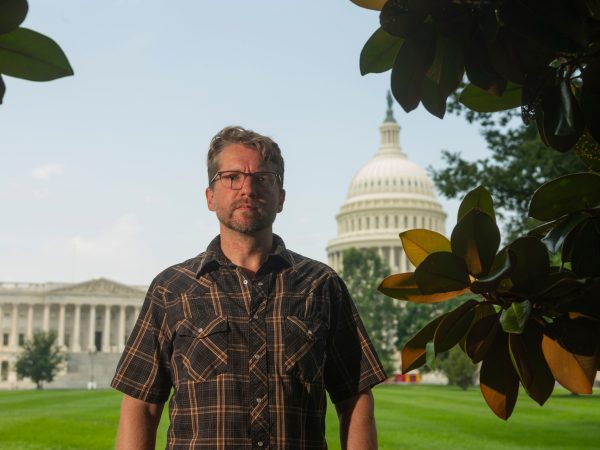 Bagaimana Data Center Merusak Lanskap Politik Amerika: Dari Unabomber hingga AI Generatif