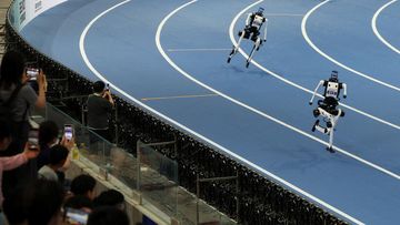 Robot China Tiangong Juara Lari 400 Meter, Tapi Masih Gagal Colok Kabel