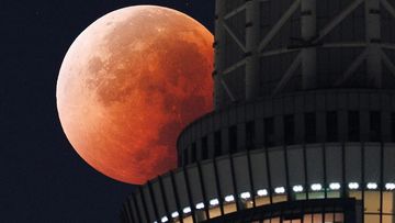 Gerhana Bulan Sebagian 27-28 Agustus 2026: Aplikasi & Teknologi untuk Mengamati Fenomena Langit