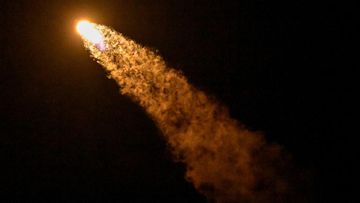 Tahap Kedua Roket Falcon 9 SpaceX Diprediksi Tabrak Bulan 5 Agustus 2026